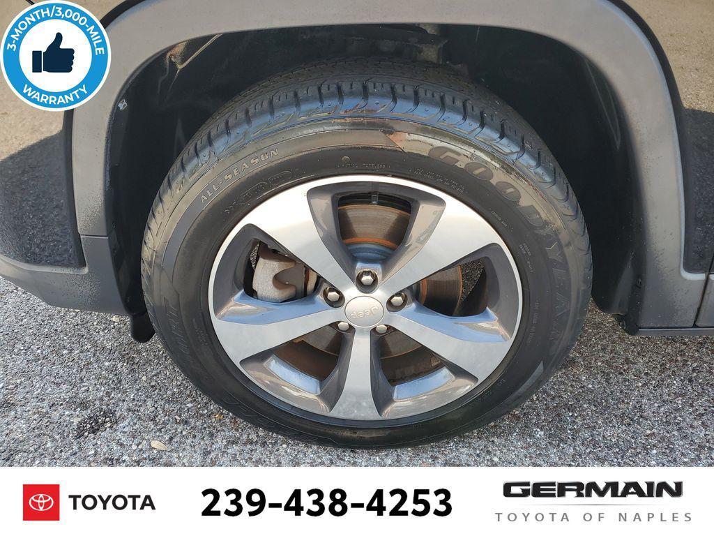 used 2019 Jeep Cherokee car, priced at $11,955