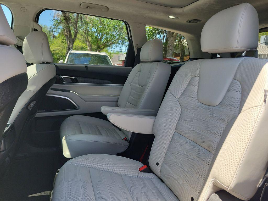 used 2024 Kia Telluride car, priced at $40,500