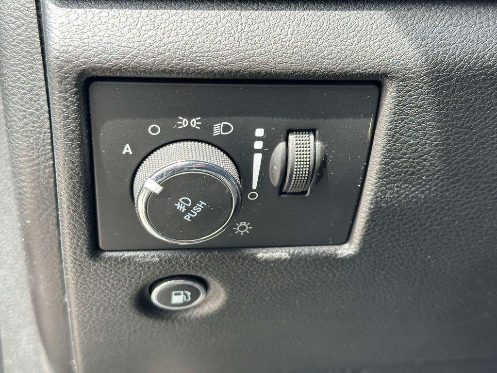 used 2021 Jeep Grand Cherokee car, priced at $20,125