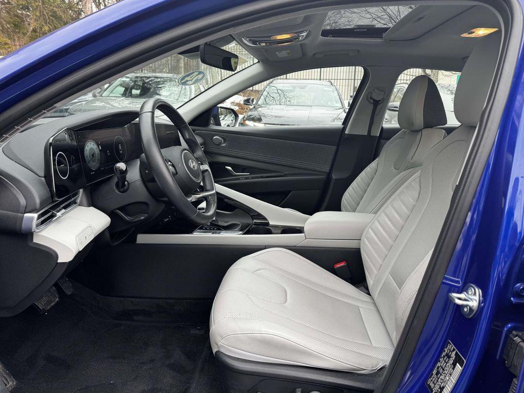 new 2024 Hyundai Elantra car