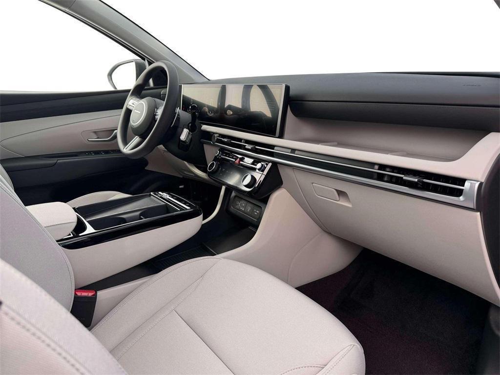 new 2026 Hyundai TUCSON Hybrid car, priced at $33,000