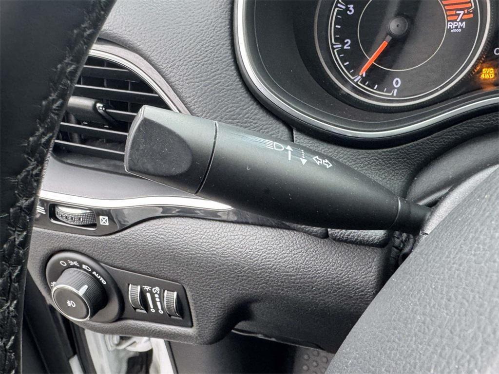 used 2019 Jeep Cherokee car, priced at $14,026