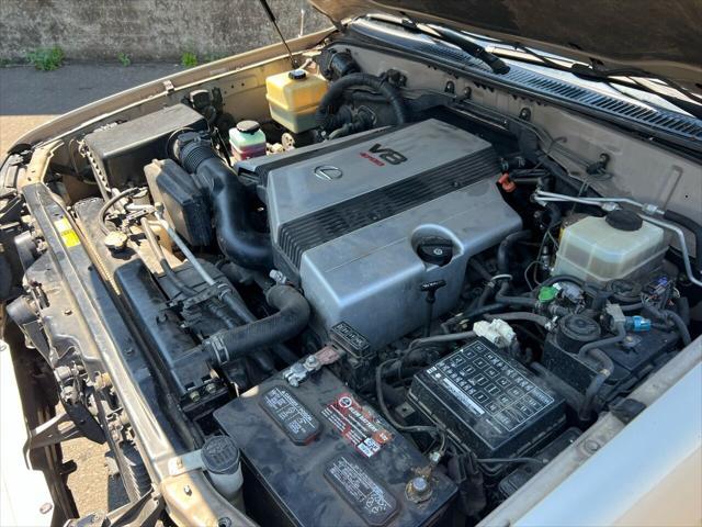 used 2000 Lexus LX 470 car, priced at $9,988