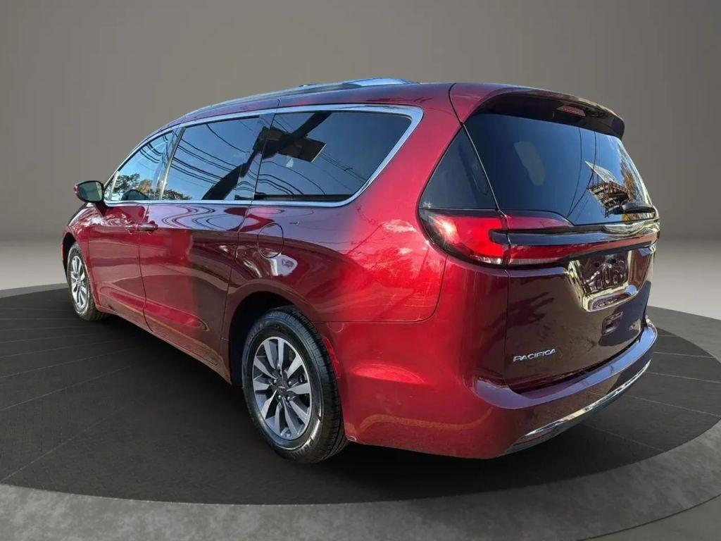 used 2021 Chrysler Pacifica car, priced at $15,499