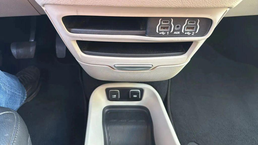 used 2021 Chrysler Pacifica car, priced at $15,499