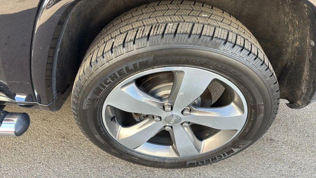 used 2015 Jeep Grand Cherokee car, priced at $12,499