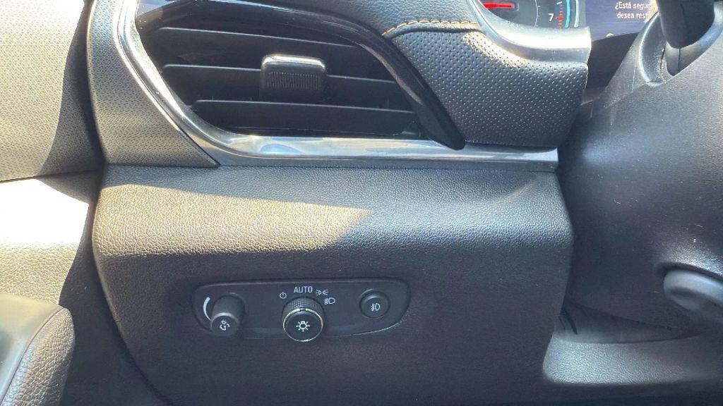 used 2020 Chevrolet Traverse car, priced at $15,999