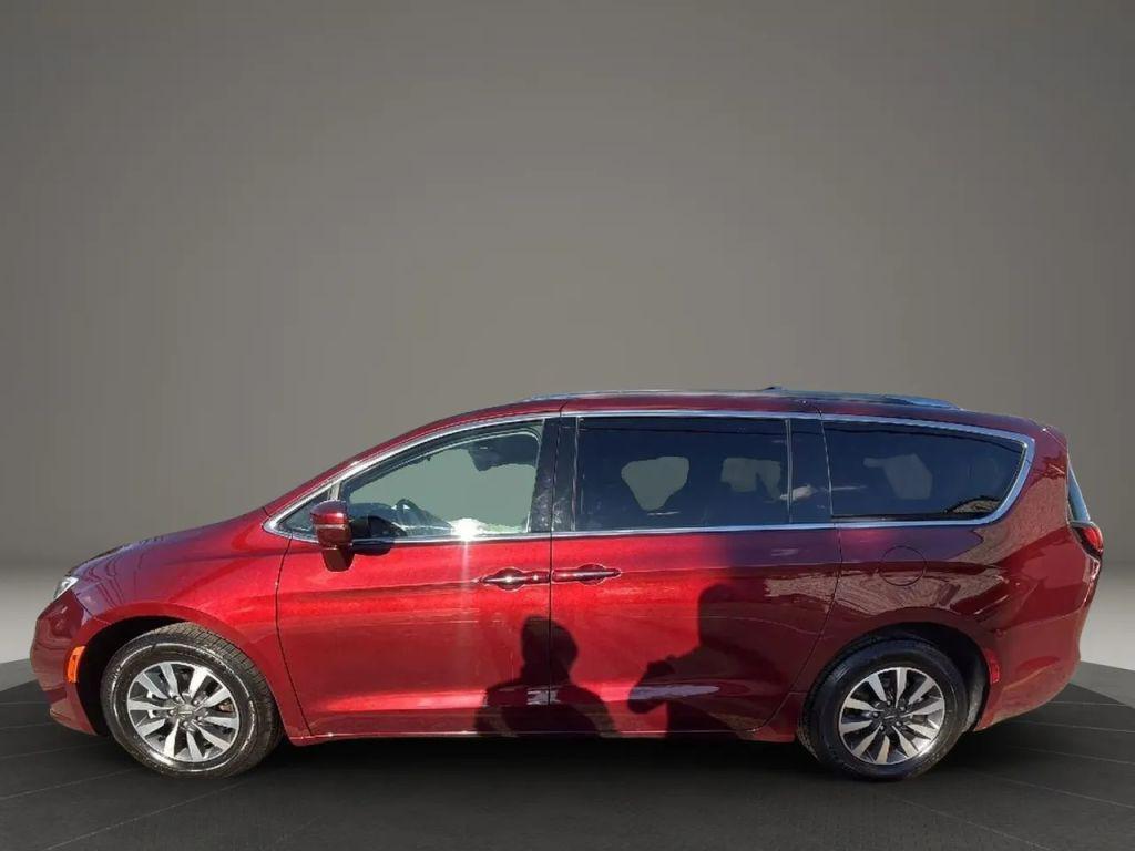 used 2021 Chrysler Pacifica car, priced at $14,999