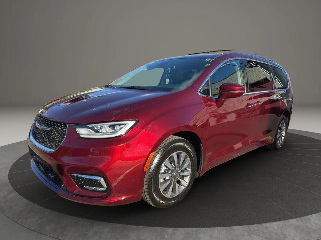 used 2021 Chrysler Pacifica car, priced at $14,999