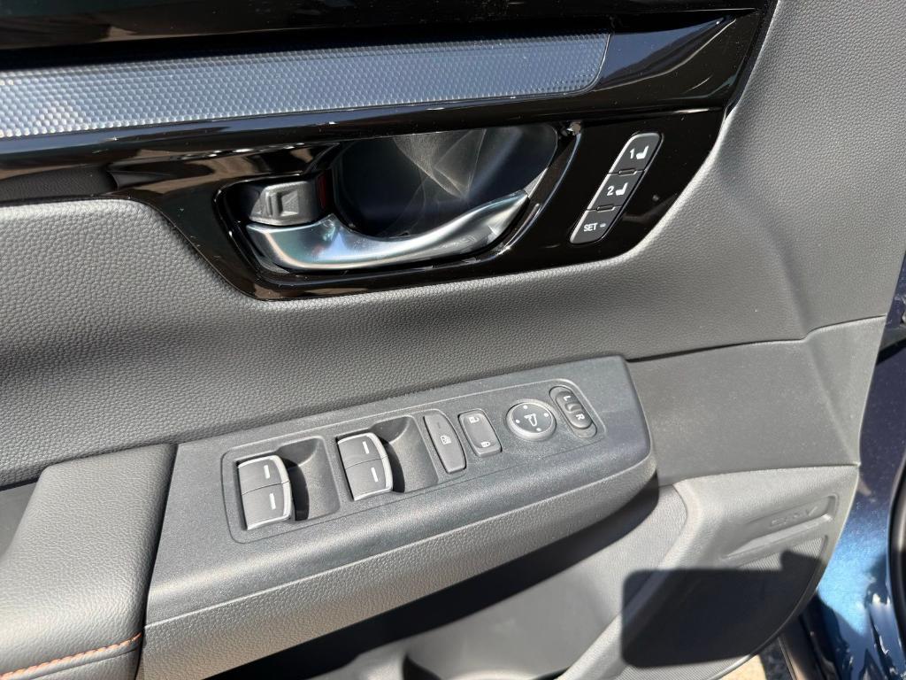 new 2026 Honda CR-V Hybrid car, priced at $43,500