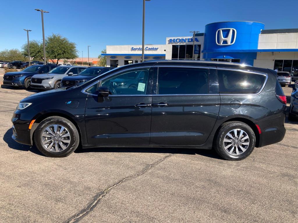 used 2021 Chrysler Pacifica Hybrid car, priced at $18,595