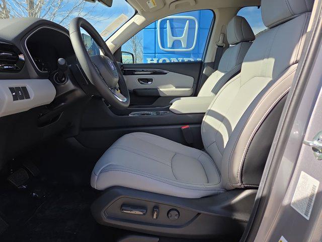 new 2025 Honda Pilot car, priced at $45,596