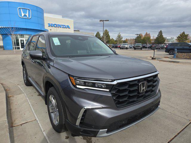 new 2025 Honda Pilot car, priced at $45,596