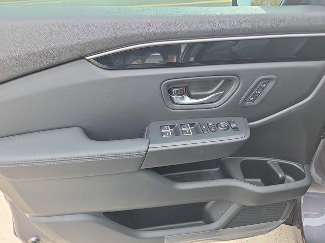 new 2025 Honda Pilot car, priced at $45,596