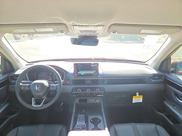 new 2025 Honda Pilot car, priced at $45,596