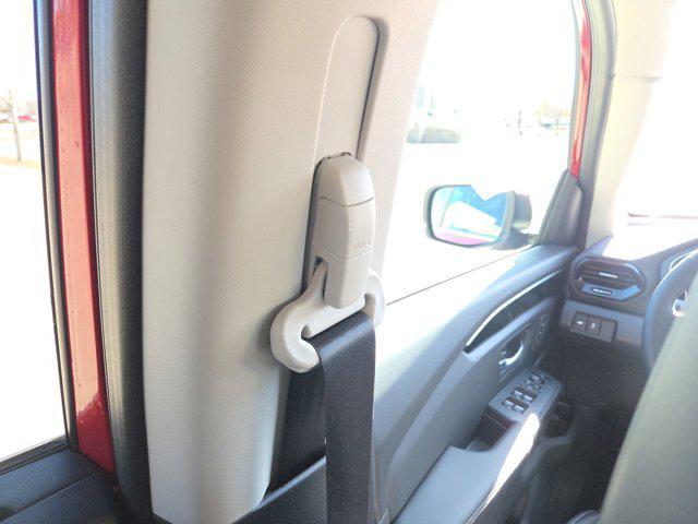 new 2025 Honda Pilot car, priced at $45,596