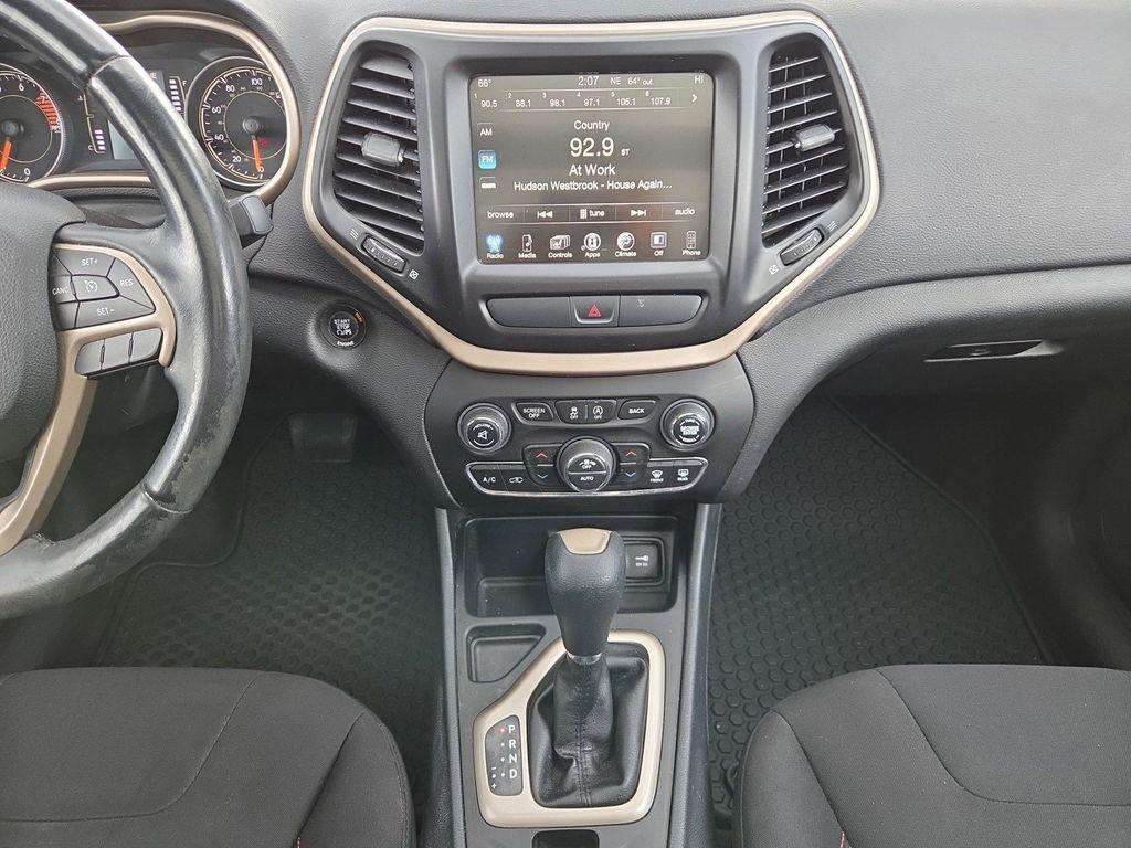 used 2016 Jeep Cherokee car, priced at $10,498