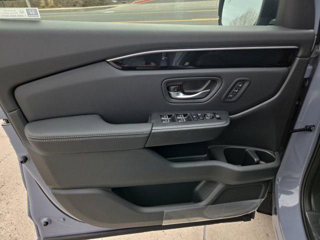 new 2025 Honda Pilot car, priced at $49,134