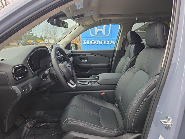 new 2025 Honda Pilot car, priced at $49,134