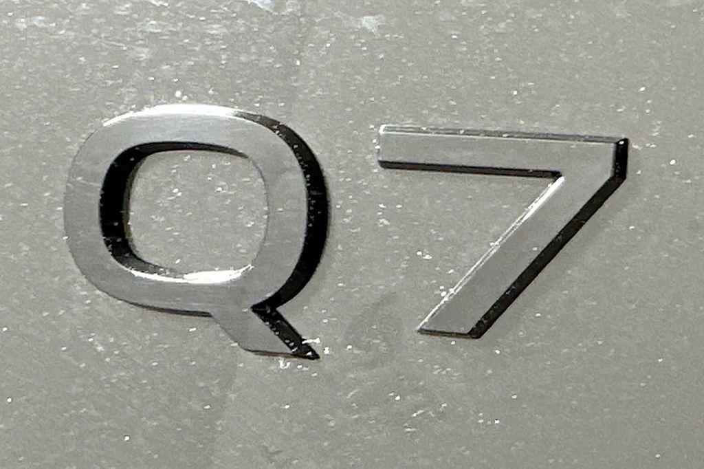 new 2026 Audi Q7 car, priced at $77,005