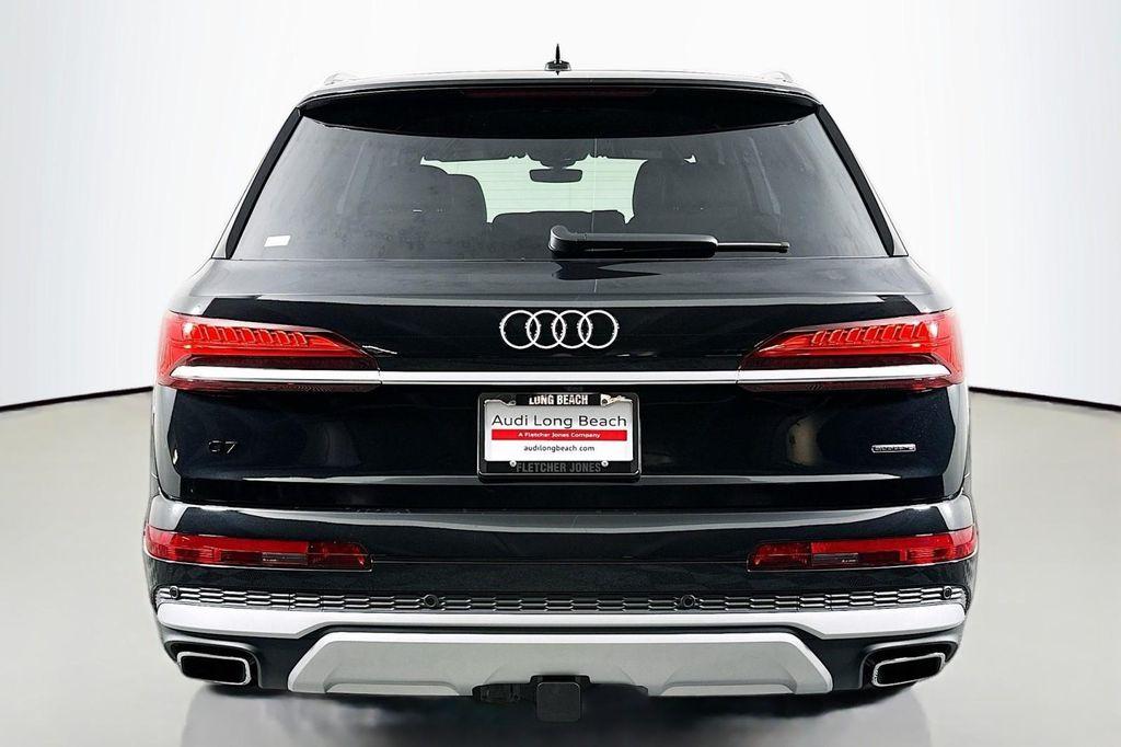 new 2025 Audi Q7 car, priced at $76,900