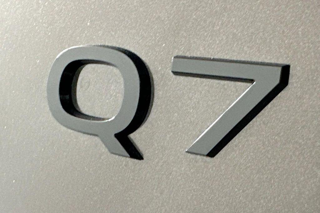 new 2026 Audi Q7 car, priced at $73,105
