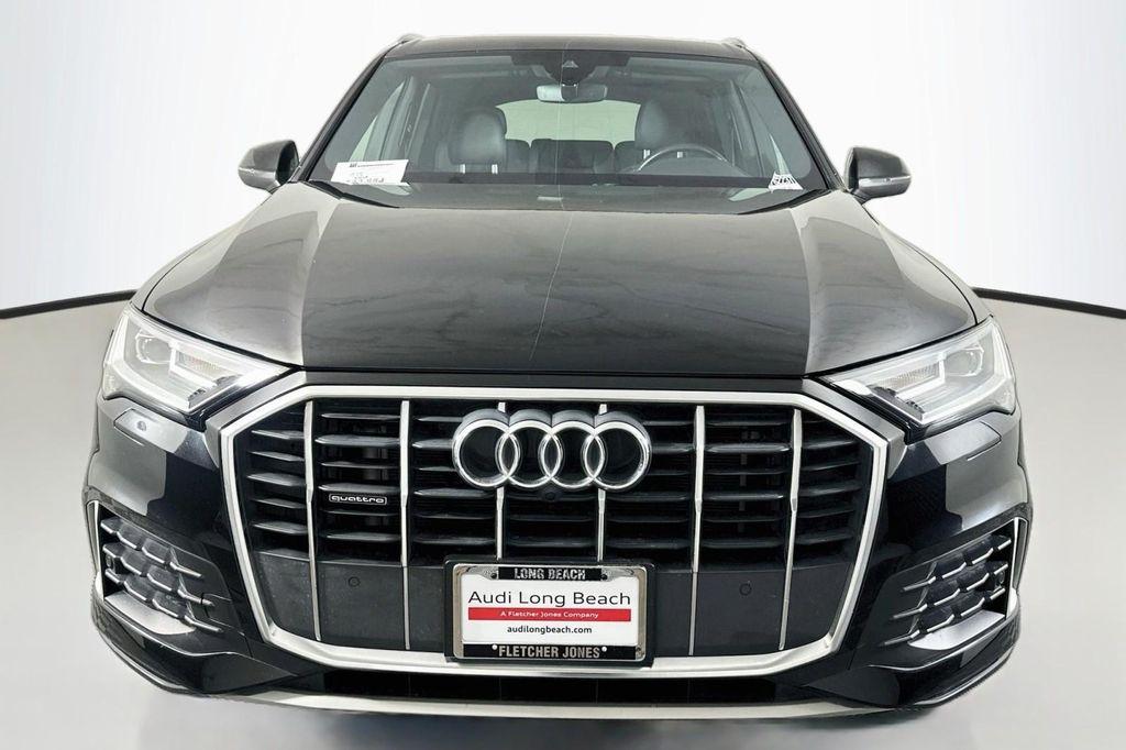 Audi Q7 view 2