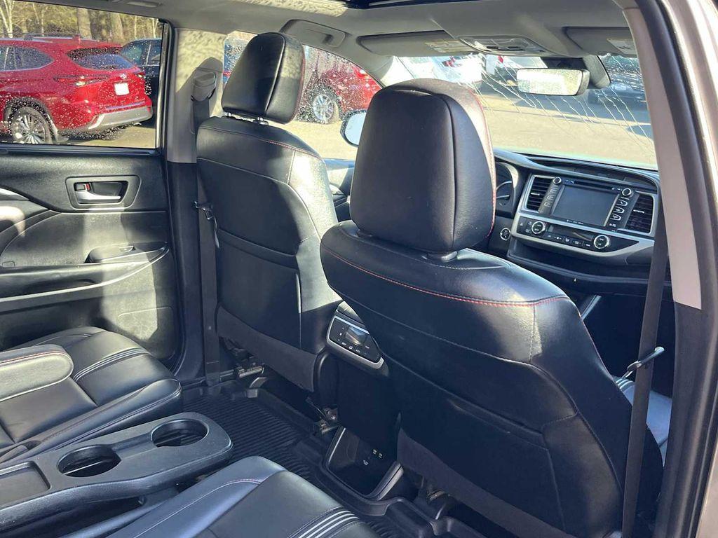 used 2019 Toyota Highlander car, priced at $23,777