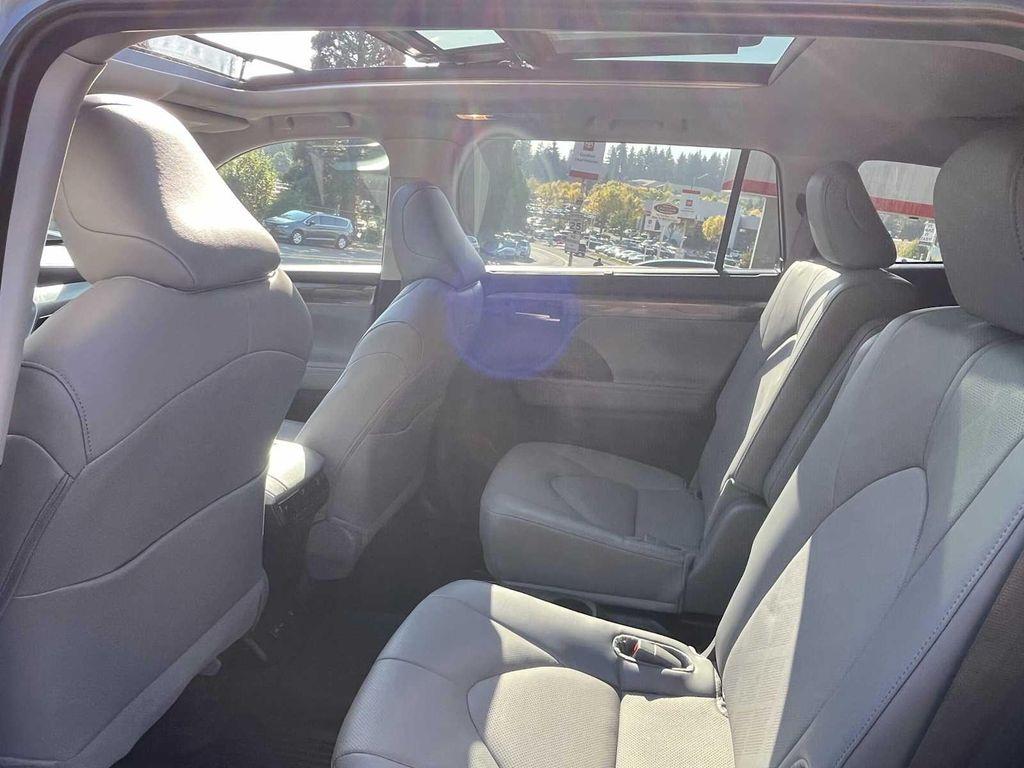 used 2024 Toyota Highlander car, priced at $48,625