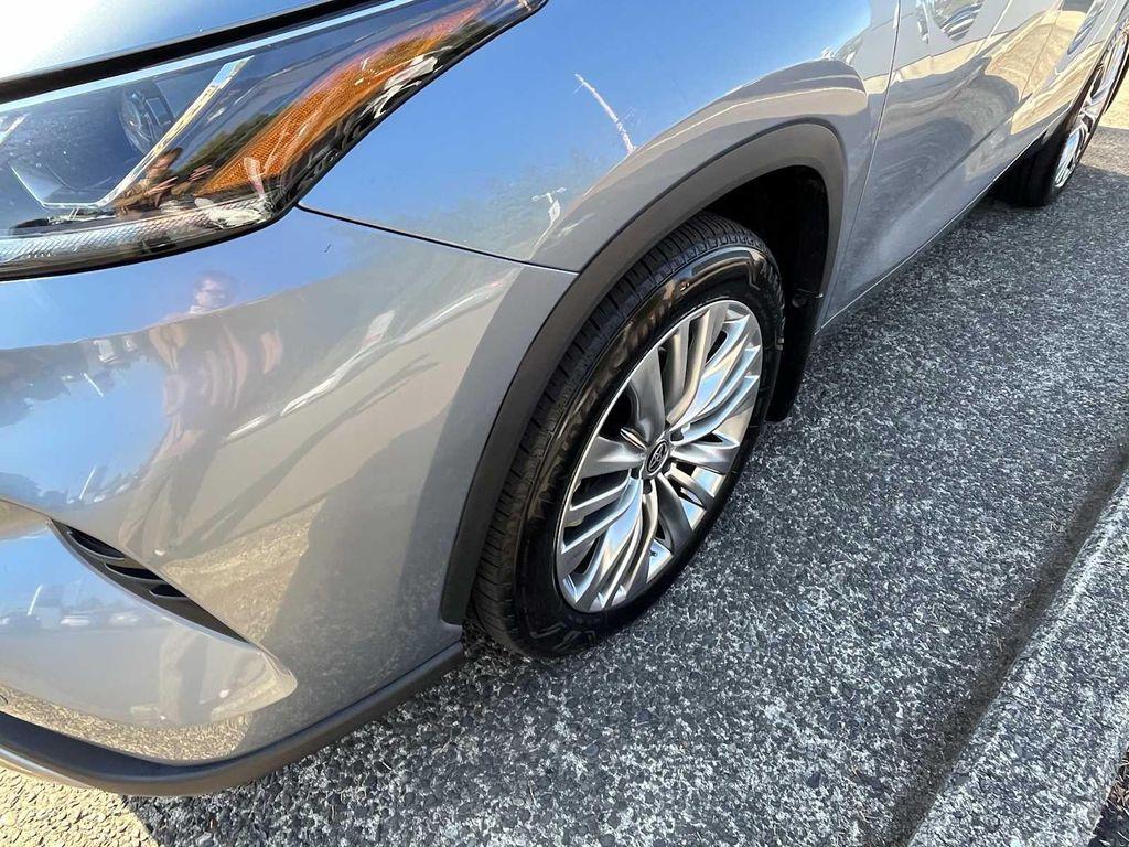 used 2024 Toyota Highlander car, priced at $48,625