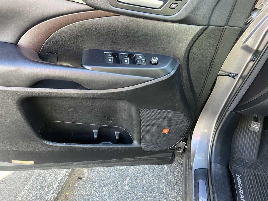 used 2018 Toyota Highlander Hybrid car, priced at $29,199