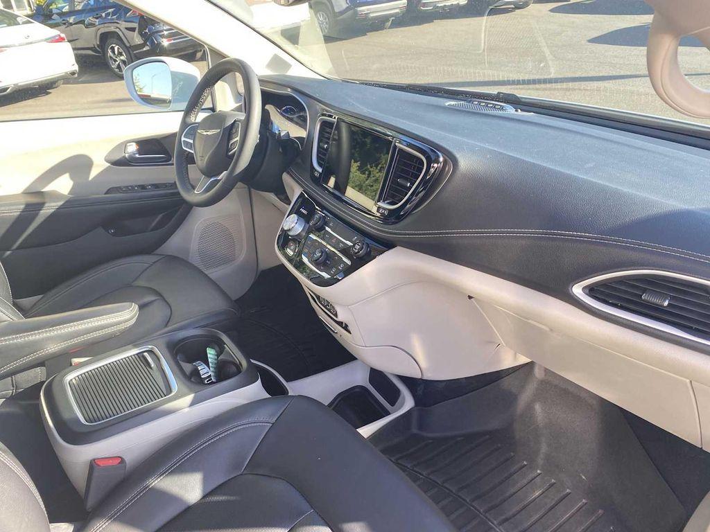 used 2022 Chrysler Pacifica Hybrid car, priced at $26,775