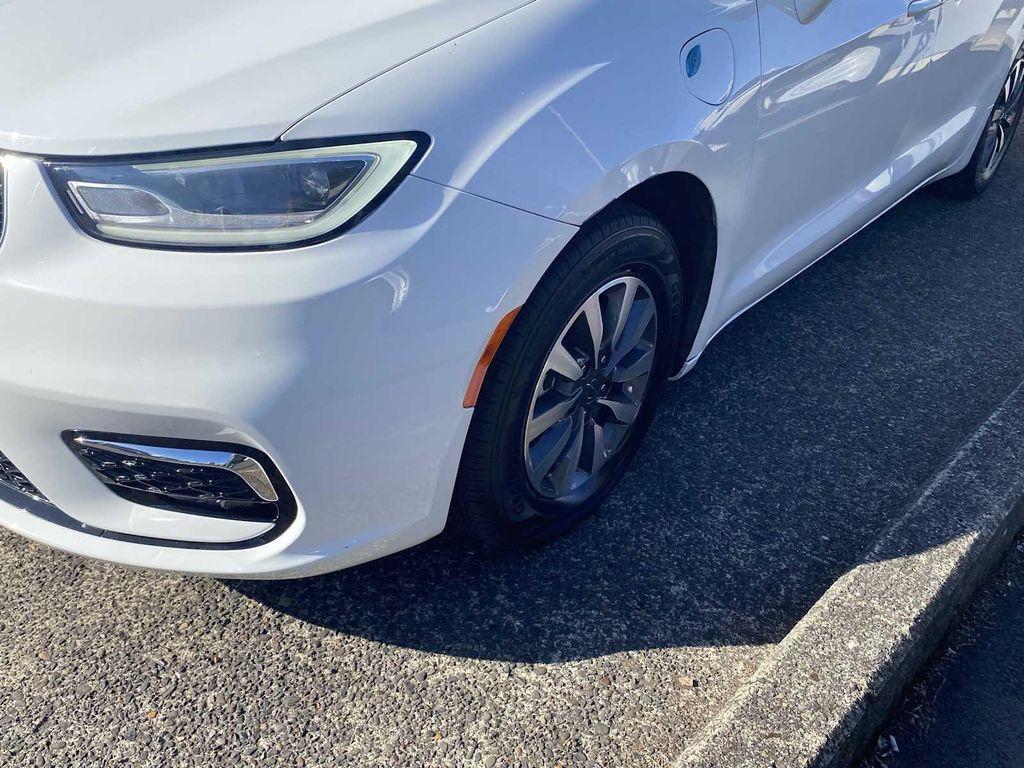used 2022 Chrysler Pacifica Hybrid car, priced at $26,775