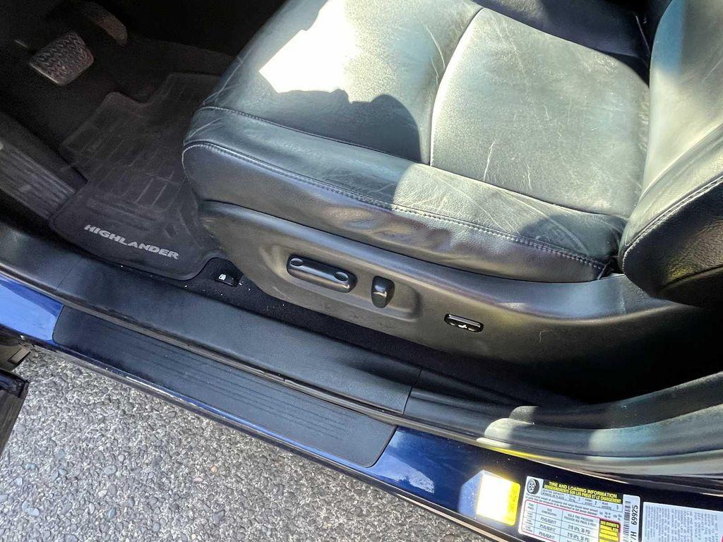 used 2013 Toyota Highlander car, priced at $12,781