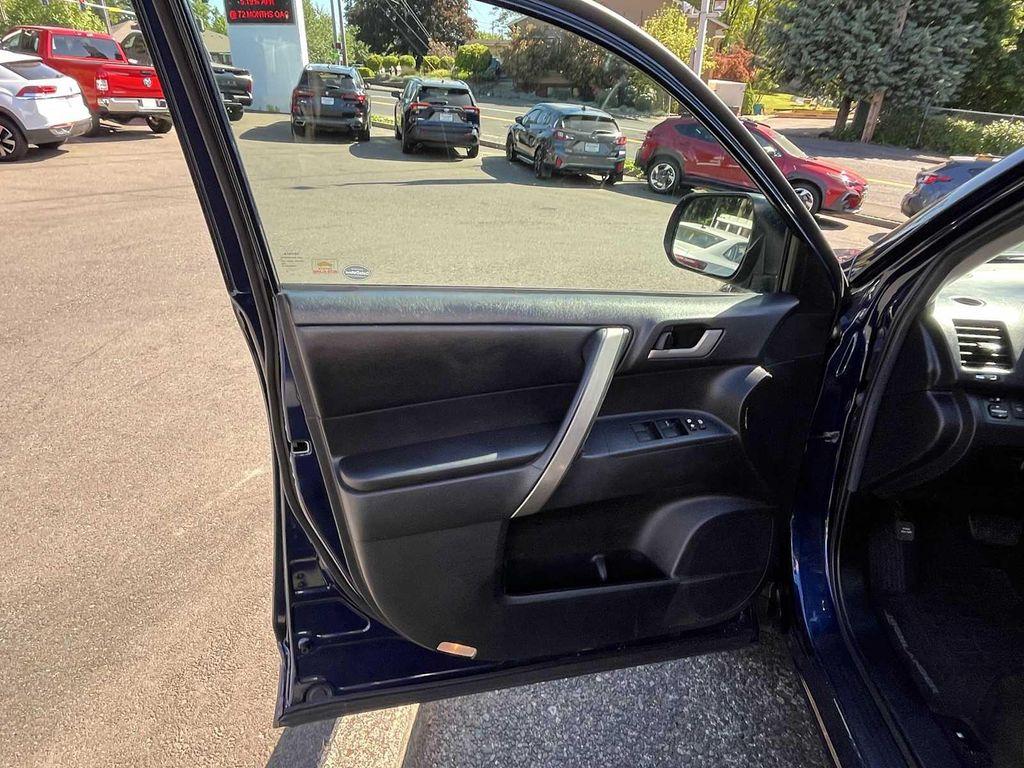 used 2013 Toyota Highlander car, priced at $12,781