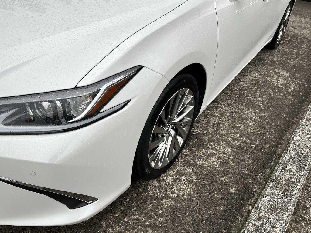 used 2019 Lexus ES 350 car, priced at $32,135