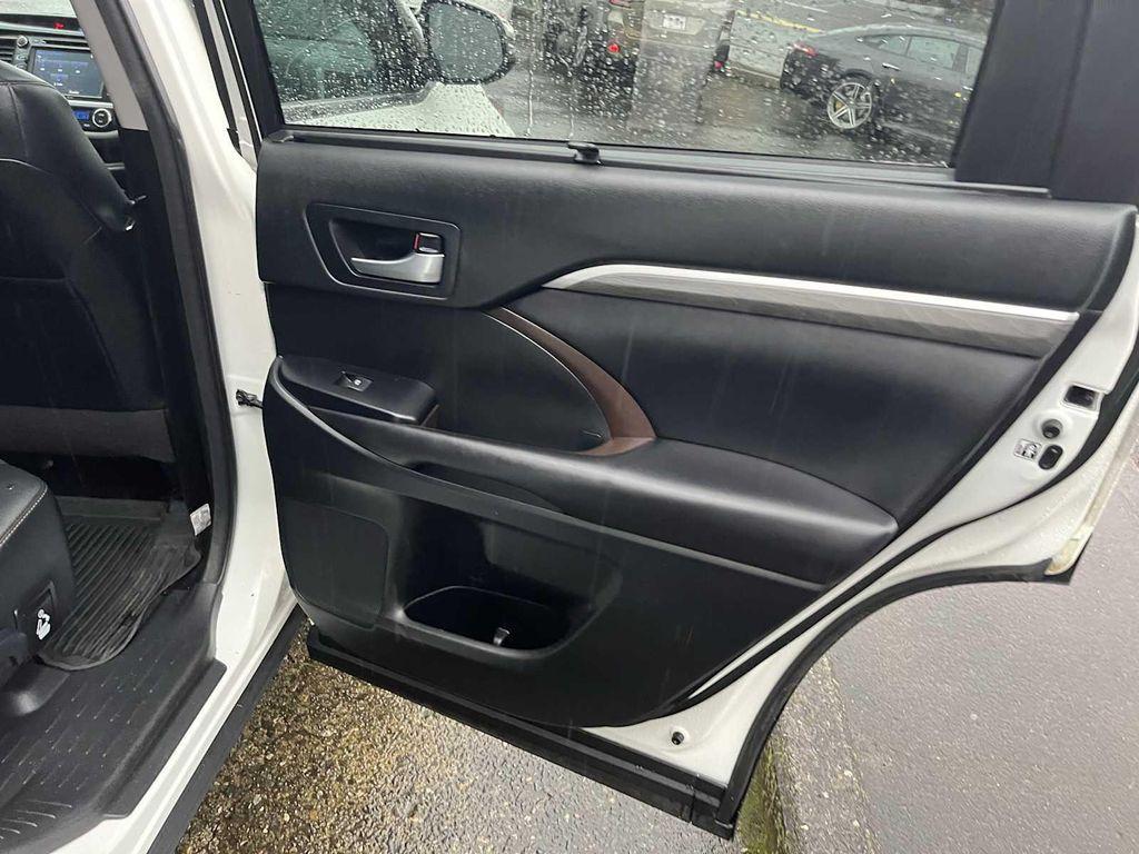 used 2018 Toyota Highlander Hybrid car, priced at $26,991