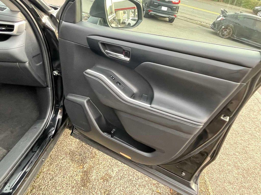 used 2024 Toyota Highlander car, priced at $42,995