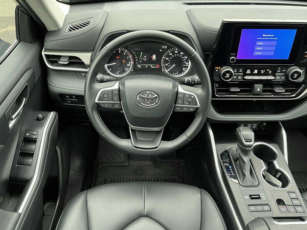 used 2024 Toyota Highlander car, priced at $42,665