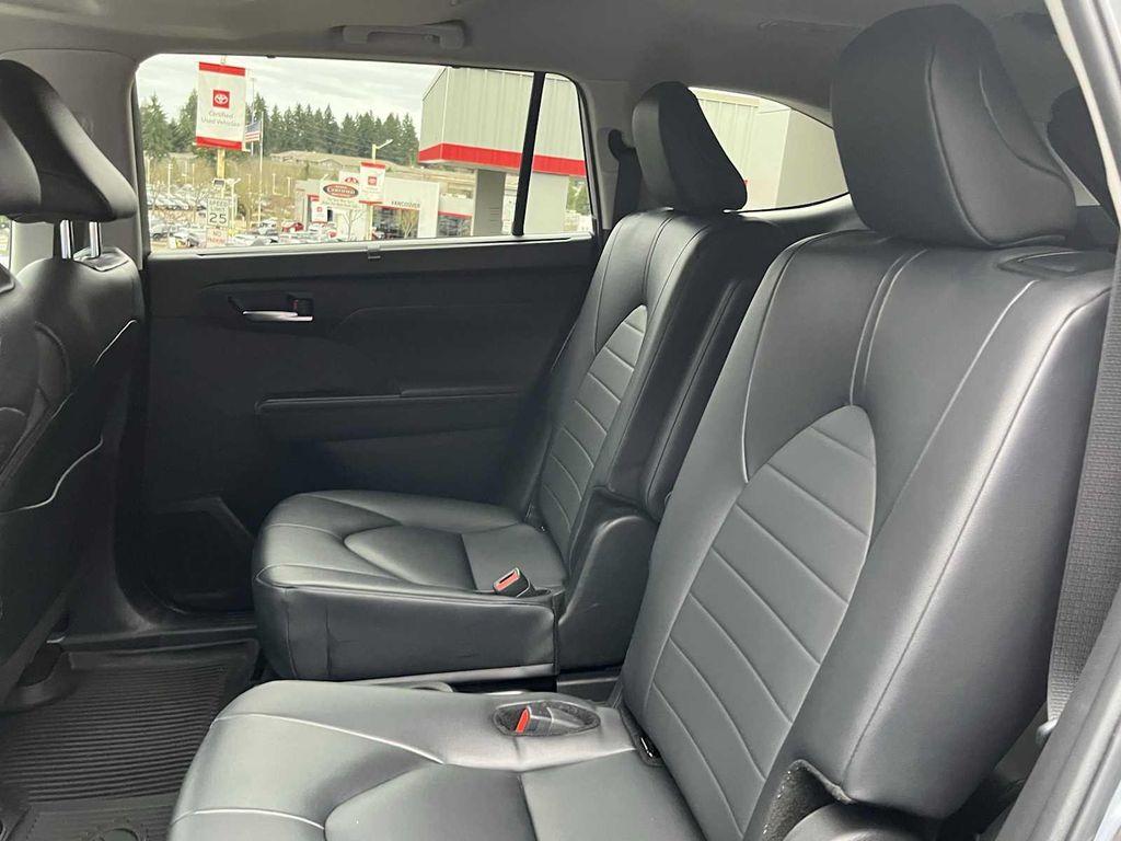 used 2024 Toyota Highlander car, priced at $42,665
