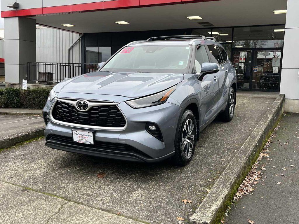 used 2024 Toyota Highlander car, priced at $42,665