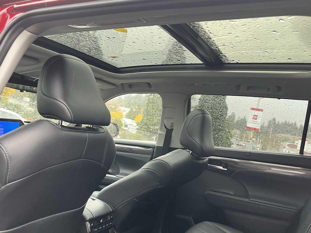 used 2023 Toyota Highlander car, priced at $42,995