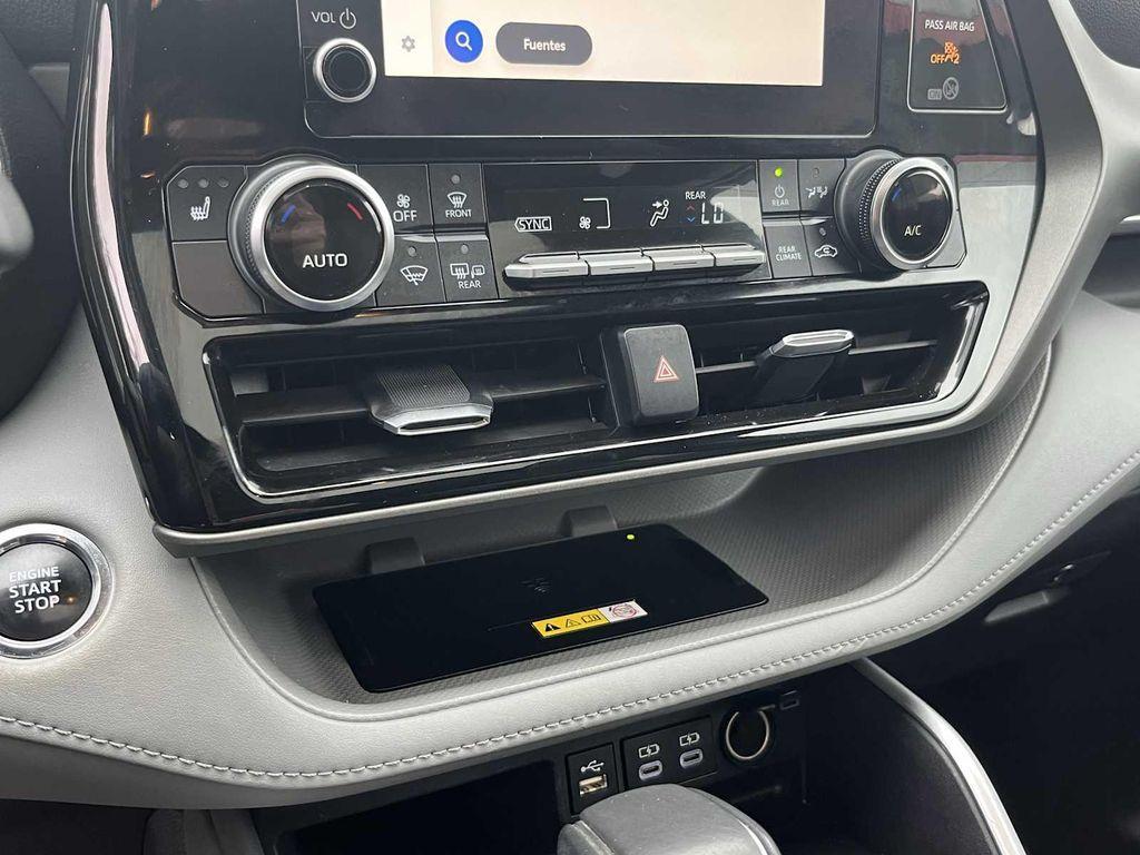 used 2023 Toyota Highlander car, priced at $39,991