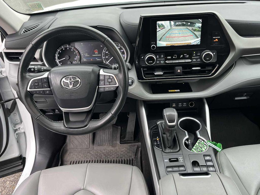 used 2023 Toyota Highlander car, priced at $39,991
