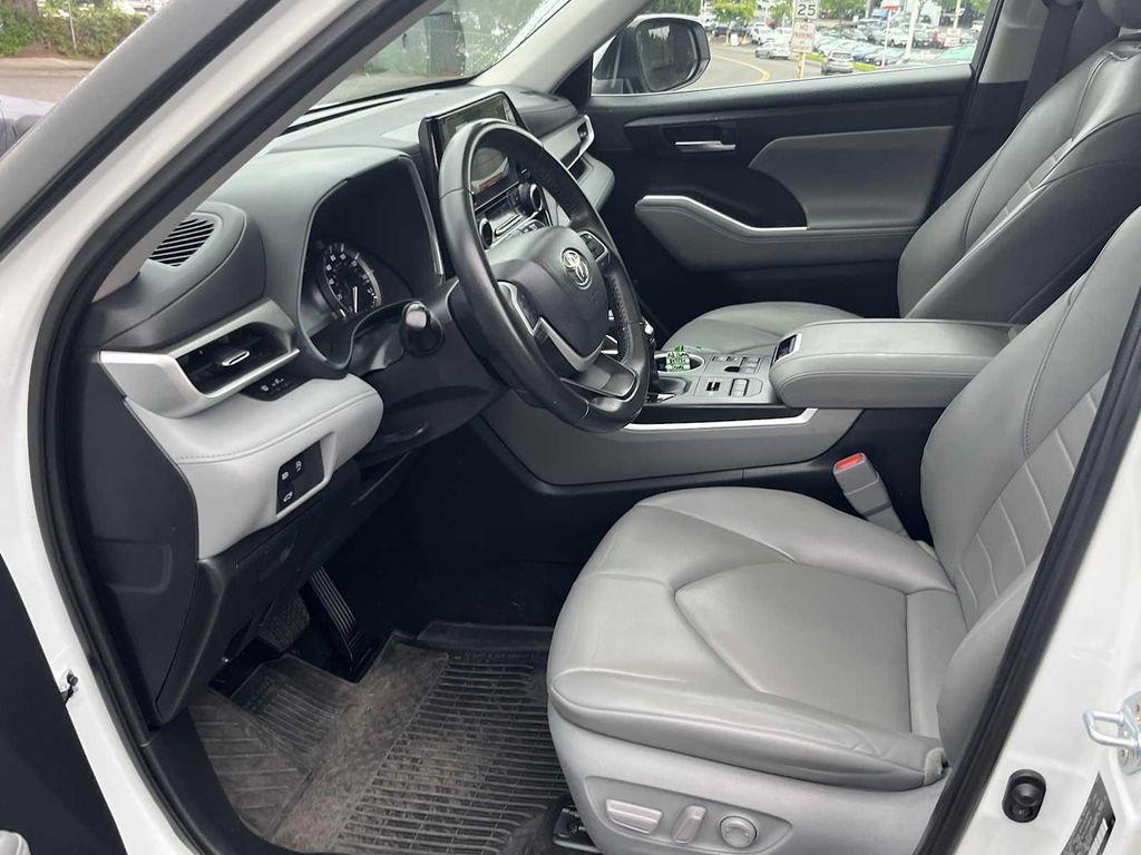 used 2023 Toyota Highlander car, priced at $39,991