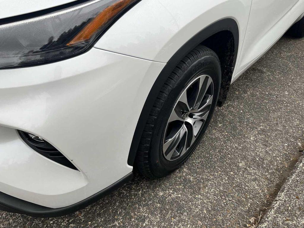 used 2023 Toyota Highlander car, priced at $39,991