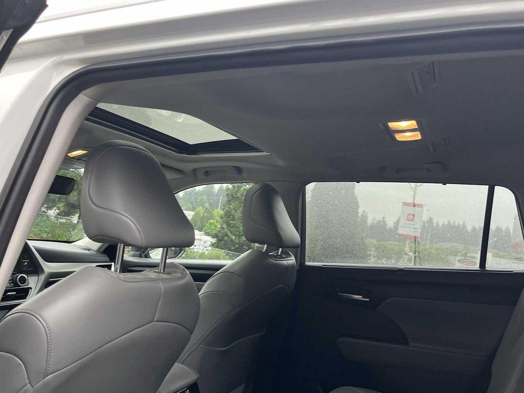 used 2023 Toyota Highlander car, priced at $39,991