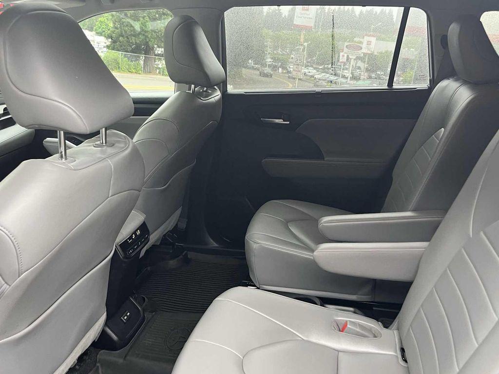 used 2023 Toyota Highlander car, priced at $39,991