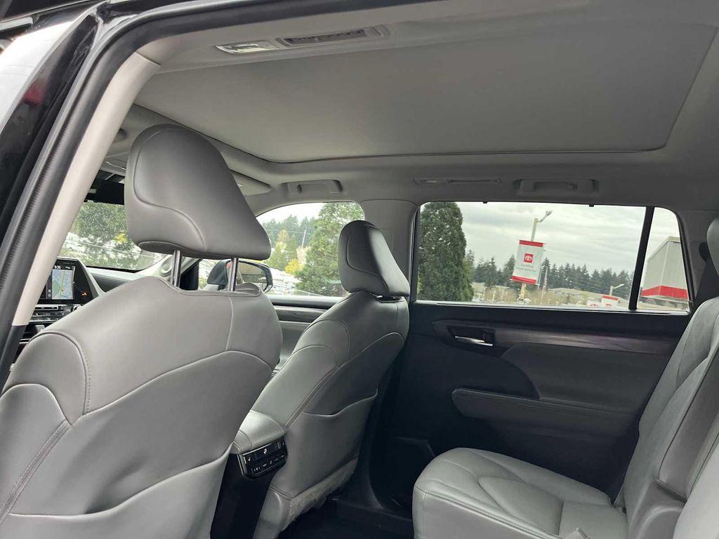used 2022 Toyota Highlander car, priced at $39,665