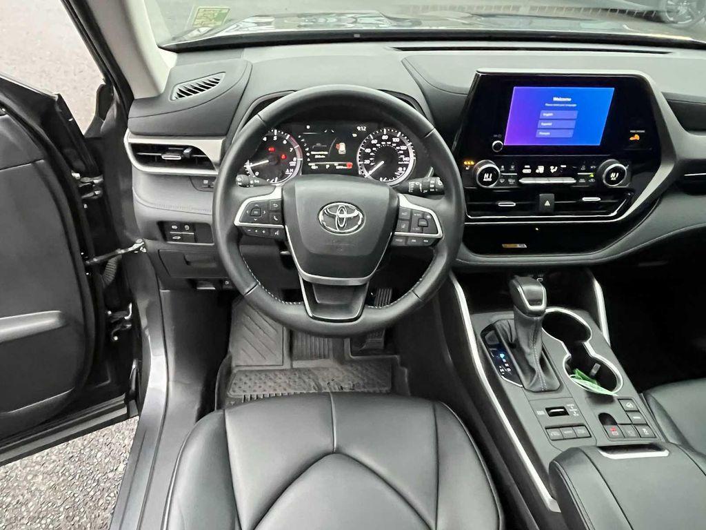 used 2024 Toyota Highlander car, priced at $42,111